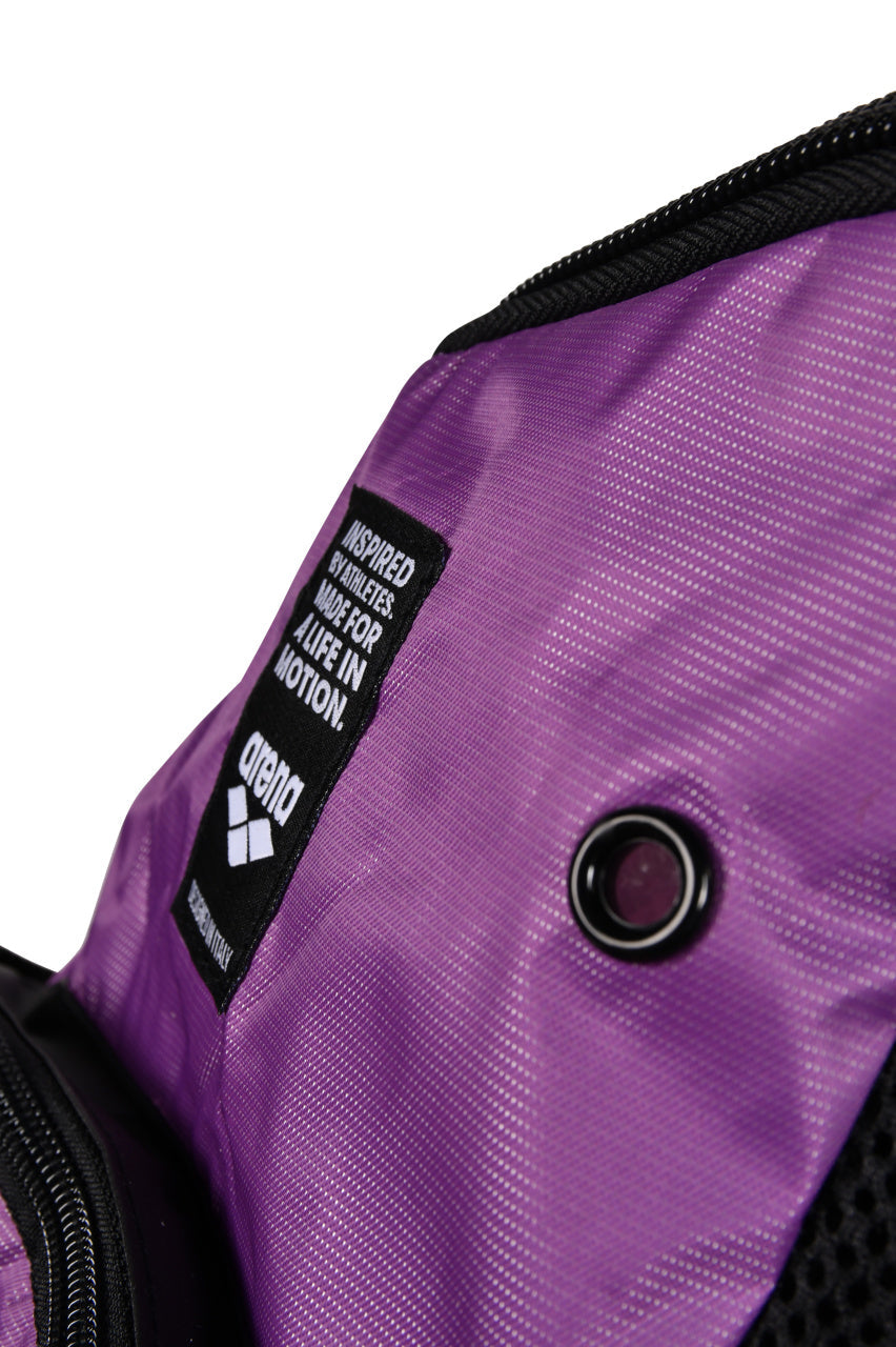 Morral Arena Team Backpack – Edición Purple & Black.
SKU : 005569_107_TU
